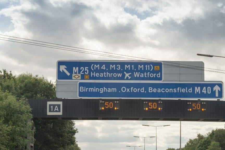 M40 Motorway Buckinghamshire, Traffic Signs.